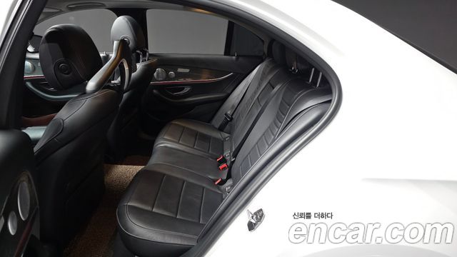 Mercedes-Benz E-Class (W213) E300 4MATIC AMG Line 2020 — фото 26