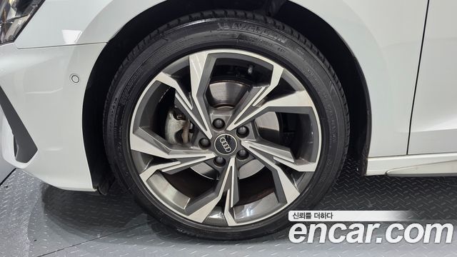 Audi A3 (8Y) 40 TFSI Premium 2024 — фото 5