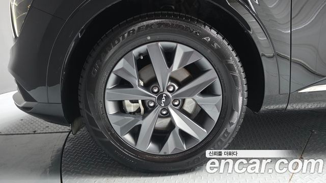 Kia Sportage (V) Gasoline 1.6 Turbo 2WD Nobleless 2023 — фото 5