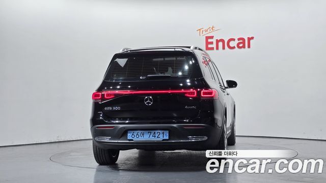 Mercedes-Benz EQB (X243) EQB300 4MATIC Electric Art 2024 — фото 4