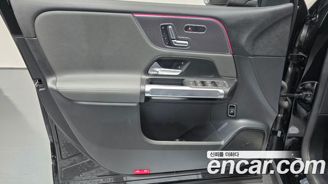 Mercedes-Benz EQB (X243) EQB300 4MATIC Electric Art 2024 — фото 24