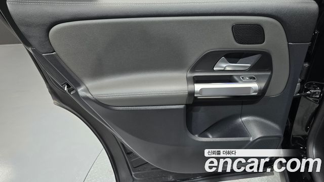 Mercedes-Benz EQB (X243) EQB300 4MATIC Electric Art 2024 — фото 25