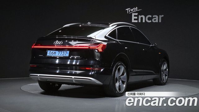 Audi e-tron 55 Quattro Sportback 2021 — фото 2