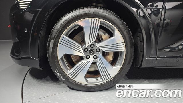 Audi e-tron 55 Quattro Sportback 2021 — фото 5