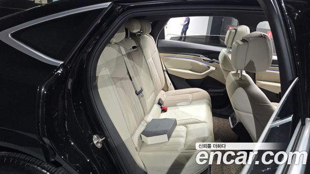 Audi e-tron 55 Quattro Sportback 2021 — фото 11