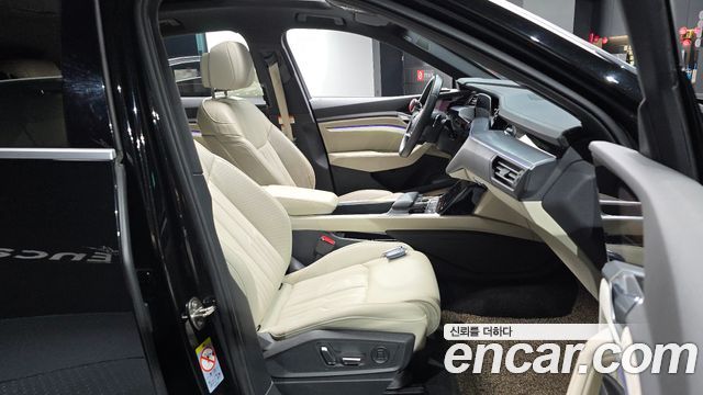 Audi e-tron 55 Quattro Sportback 2021 — фото 12