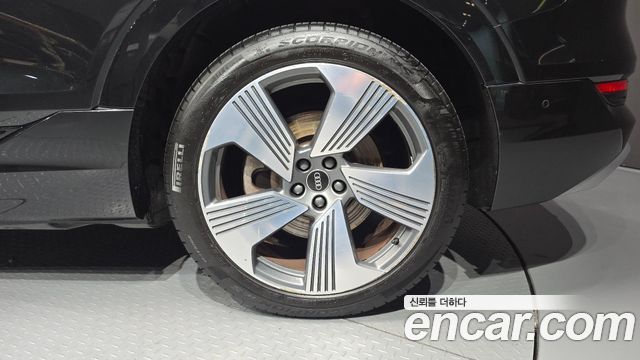 Audi e-tron 55 Quattro Sportback 2021 — фото 21