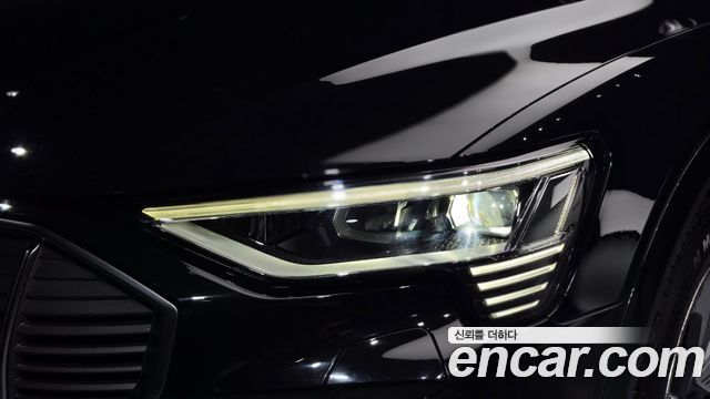 Audi e-tron 55 Quattro Sportback 2021 — фото 22