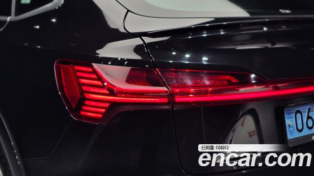 Audi e-tron 55 Quattro Sportback 2021 — фото 23