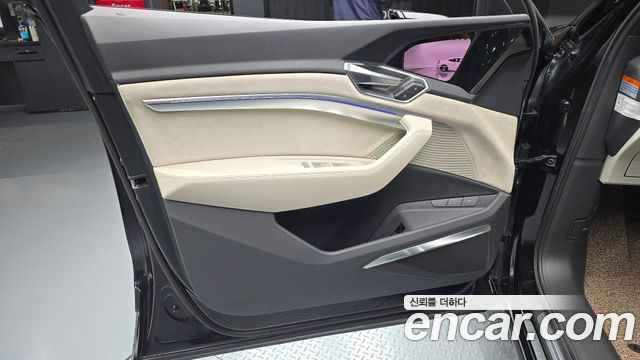 Audi e-tron 55 Quattro Sportback 2021 — фото 24
