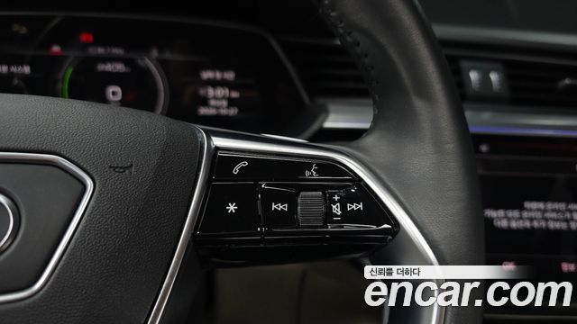 Audi e-tron 55 Quattro Sportback 2021 — фото 30