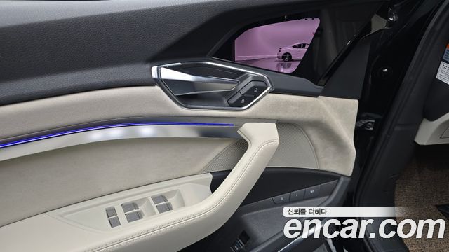 Audi e-tron 55 Quattro Sportback 2021 — фото 31