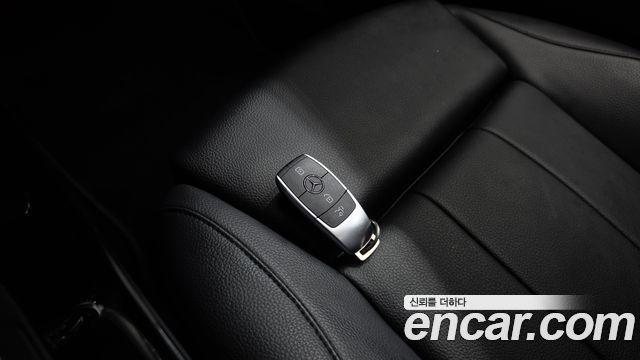 Mercedes-Benz A-Class (W177) A220 Sedan 2021 — фото 15