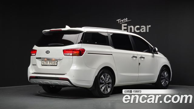 Kia Carnival 9-seater Luxury 2015 — фото 2