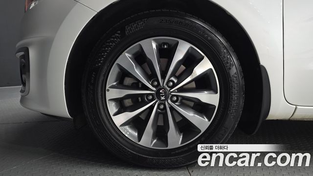 Kia Carnival 9-seater Luxury 2015 — фото 5
