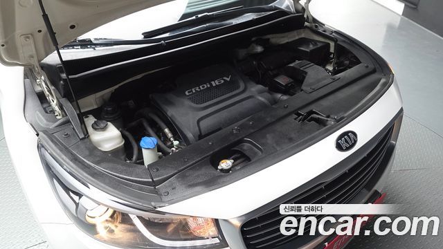 Kia Carnival 9-seater Luxury 2015 — фото 6