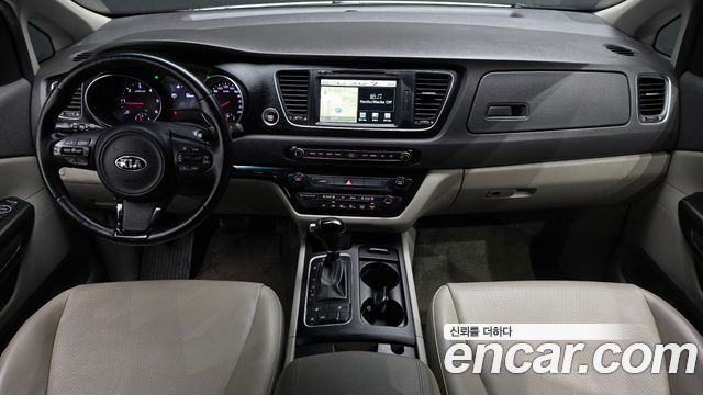 Kia Carnival 9-seater Luxury 2015 — фото 7