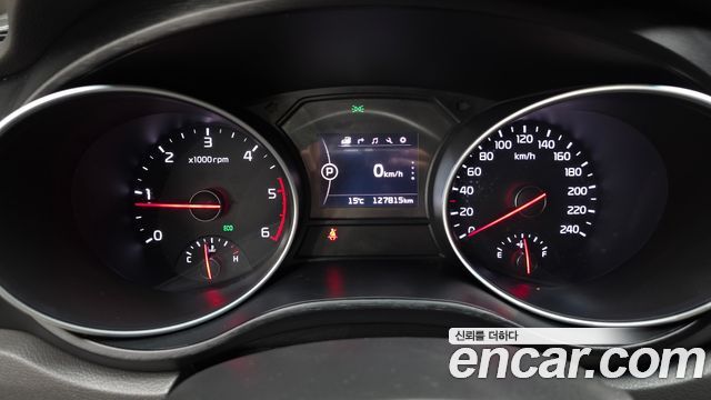 Kia Carnival 9-seater Luxury 2015 — фото 8