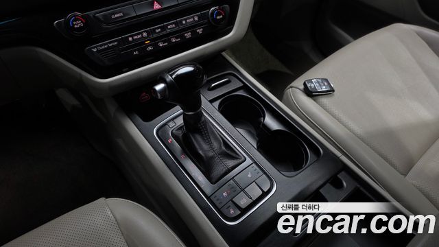 Kia Carnival 9-seater Luxury 2015 — фото 9