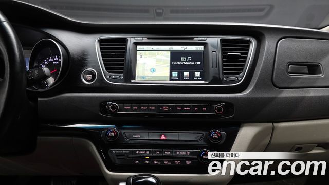 Kia Carnival 9-seater Luxury 2015 — фото 14