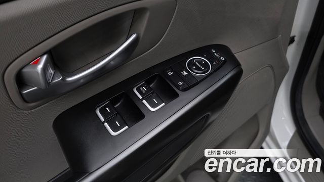 Kia Carnival 9-seater Luxury 2015 — фото 16