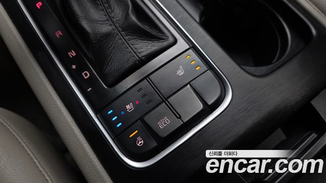 Kia Carnival 9-seater Luxury 2015 — фото 18