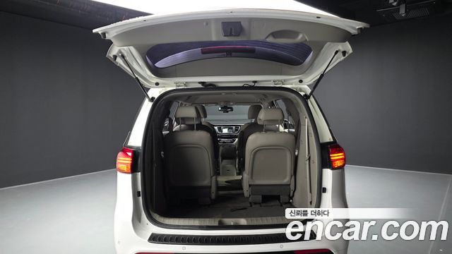 Kia Carnival 9-seater Luxury 2015 — фото 20
