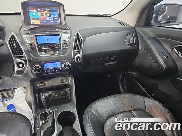 Hyundai Tucson ix Diesel 2WD LX20 Luxury 2012 — фото 10
