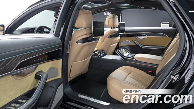 Audi A8 (D5) 60 TFSI Quattro LWB 2020 — фото 16