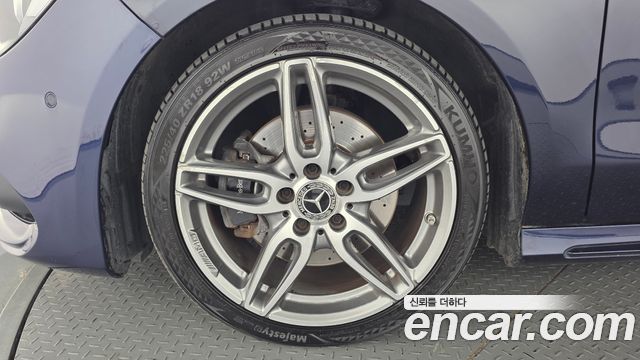 Mercedes-Benz CLA-Class (C117) CLA220 AMG Line 2019 — фото 5