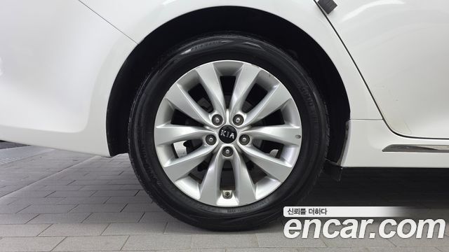 Kia K5 (II) 2.0 MX Prestige 2016 — фото 5