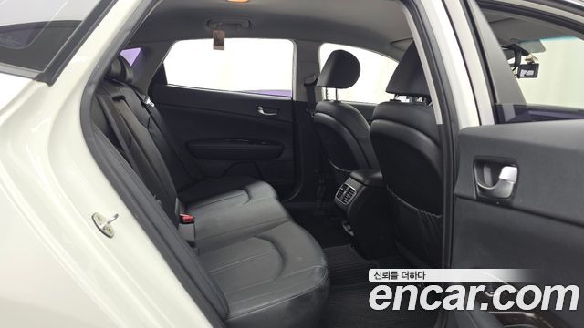 Kia K5 (II) 2.0 MX Prestige 2016 — фото 12