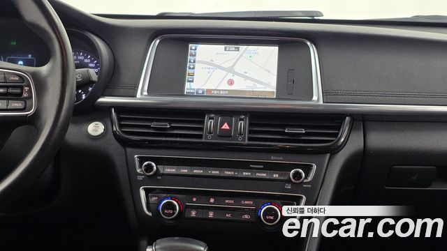 Kia K5 (II) 2.0 MX Prestige 2016 — фото 14