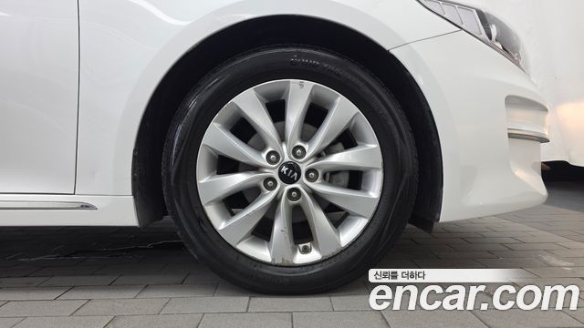 Kia K5 (II) 2.0 MX Prestige 2016 — фото 21