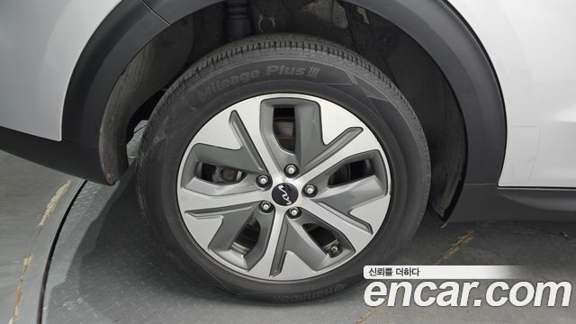 Kia Niro Plus Air (Taxi Trim) 2023 — фото 5