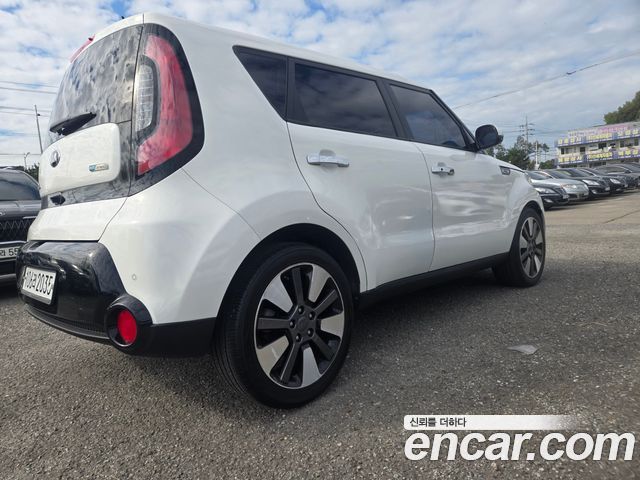 Kia Soul 1.6 Diesel Noblesse 2015 — фото 4
