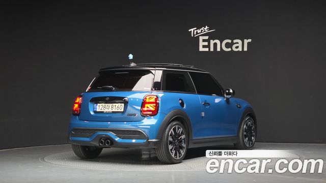MINI Cooper S Classic Third Generation 2022 — фото 2