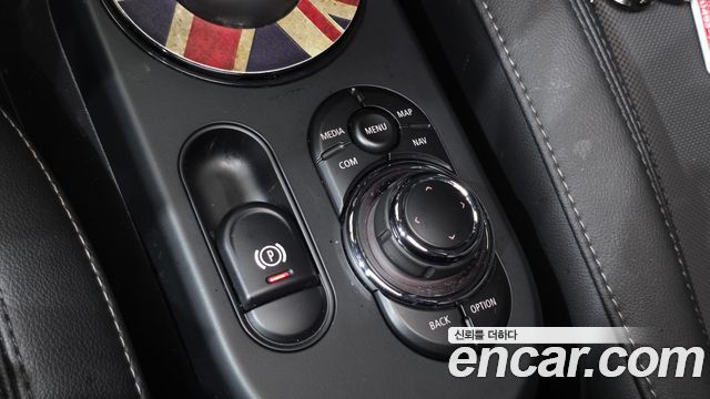 MINI Cooper S Classic Third Generation 2022 — фото 18