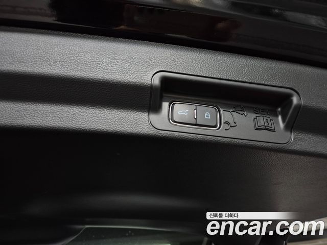 Ford Explorer (VI) 2.3 LimIted 4WD 2023 — фото 23