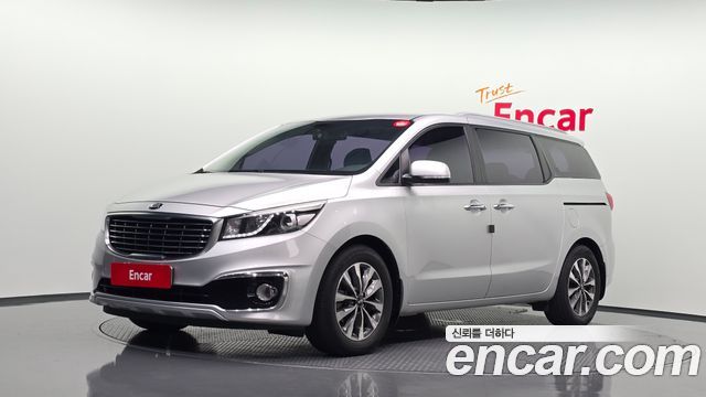 Kia Carnival 9-seater Luxury