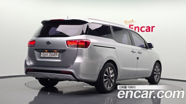 Kia Carnival 9-seater Luxury 2015 — фото 2