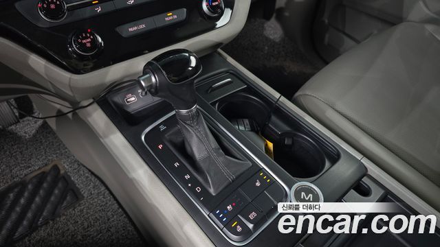 Kia Carnival 9-seater Luxury 2015 — фото 9