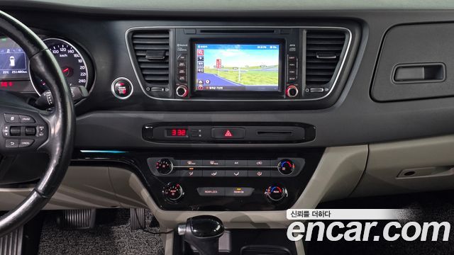Kia Carnival 9-seater Luxury 2015 — фото 16