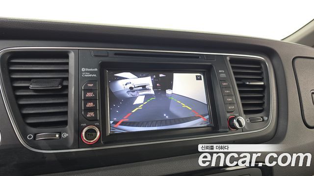 Kia Carnival 9-seater Luxury 2015 — фото 17