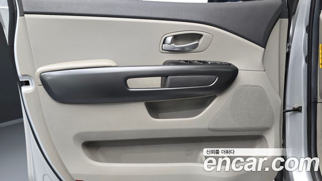 Kia Carnival 9-seater Luxury 2015 — фото 24