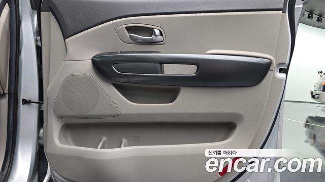 Kia Carnival 9-seater Luxury 2015 — фото 25