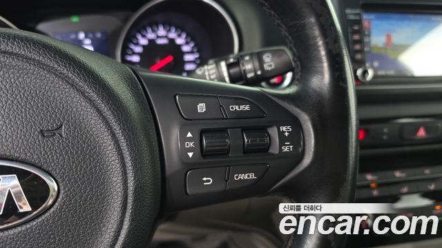 Kia Carnival 9-seater Luxury 2015 — фото 28