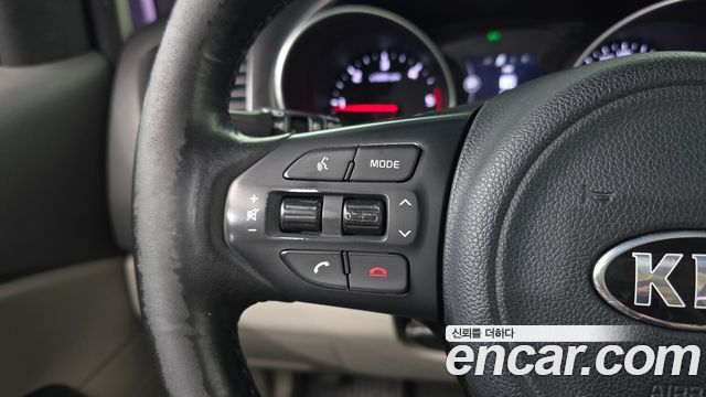 Kia Carnival 9-seater Luxury 2015 — фото 29