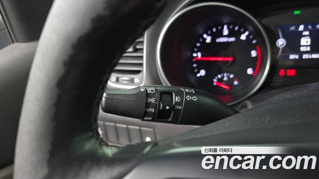 Kia Carnival 9-seater Luxury 2015 — фото 30