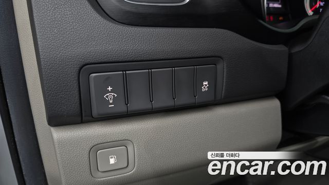 Kia Carnival 9-seater Luxury 2015 — фото 33